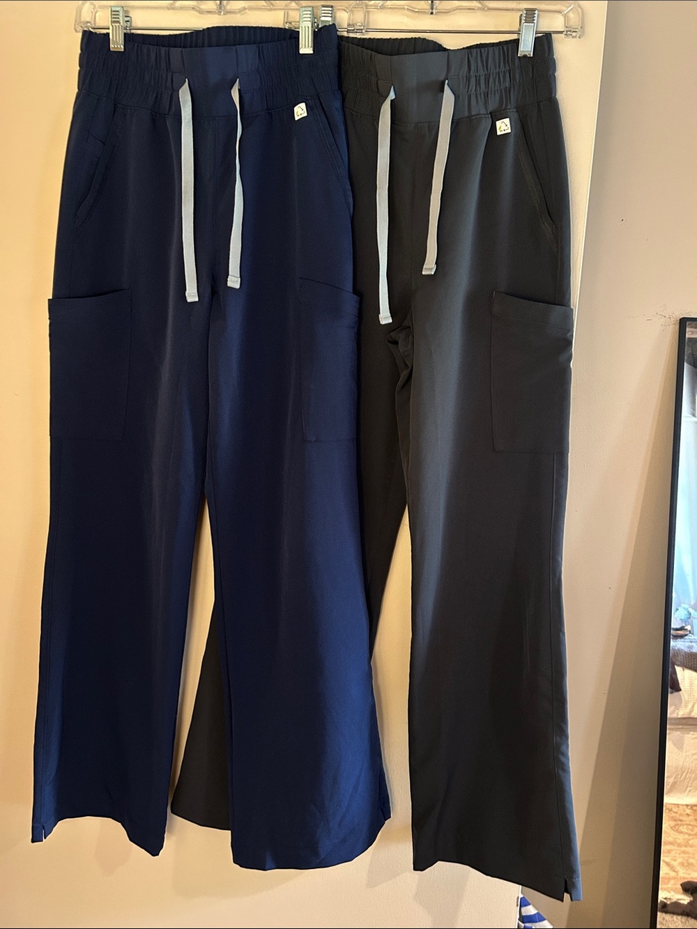 Resurge size xs regular wide leg scrub pants